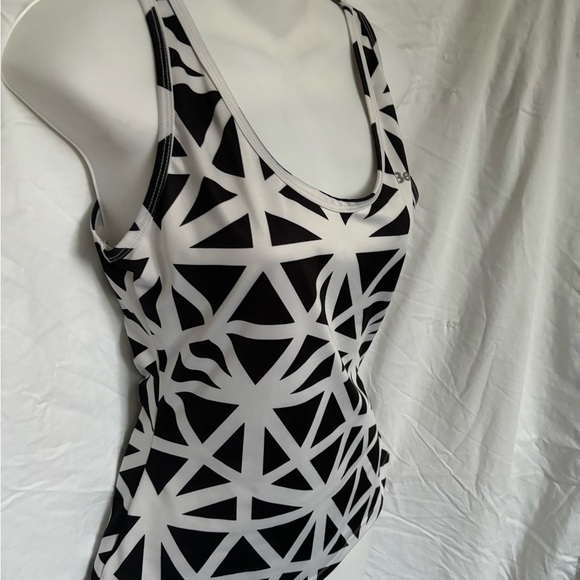 Bench tank top, small S , - Picture 2 of 5